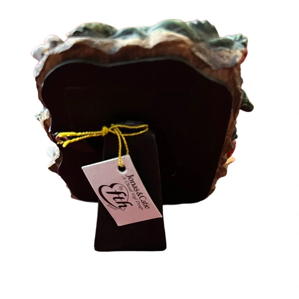 Mini Gnome Picture Frame - Picture 2 of 2